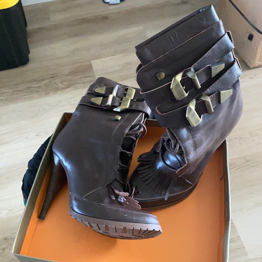 Brown Ankle boots 4 inch heels